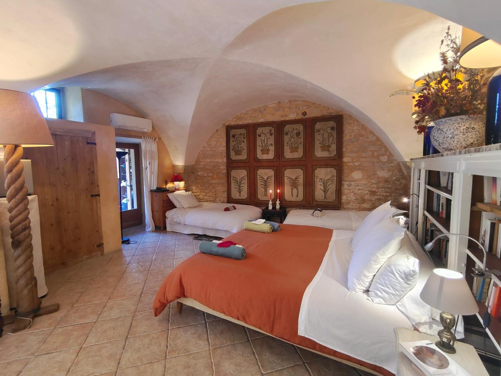 Rue Du Chateau A Cabrieres D'Avignon Bed and Breakfast Exterior foto
